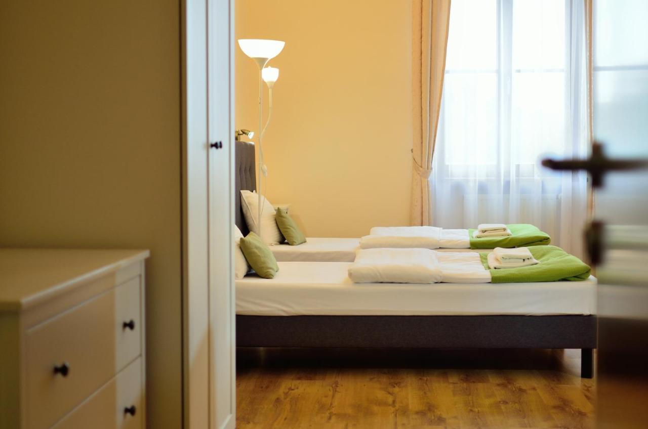 Wenderedu Business Center Bed and Breakfast Wrocław Buitenkant foto