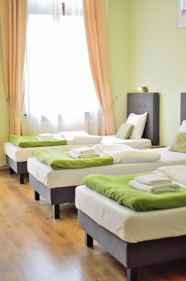 Wenderedu Business Center Bed and Breakfast Wrocław Buitenkant foto