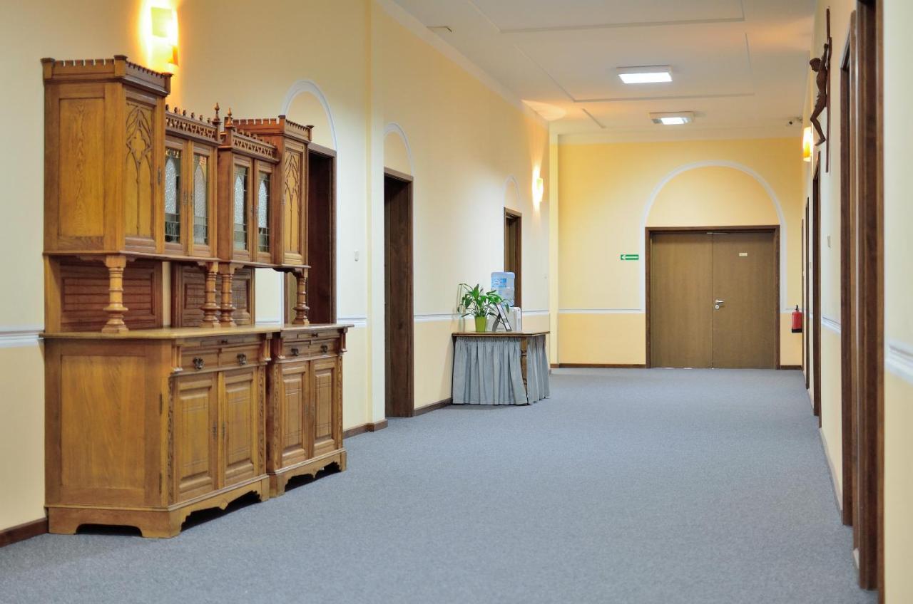 Wenderedu Business Center Bed and Breakfast Wrocław Buitenkant foto