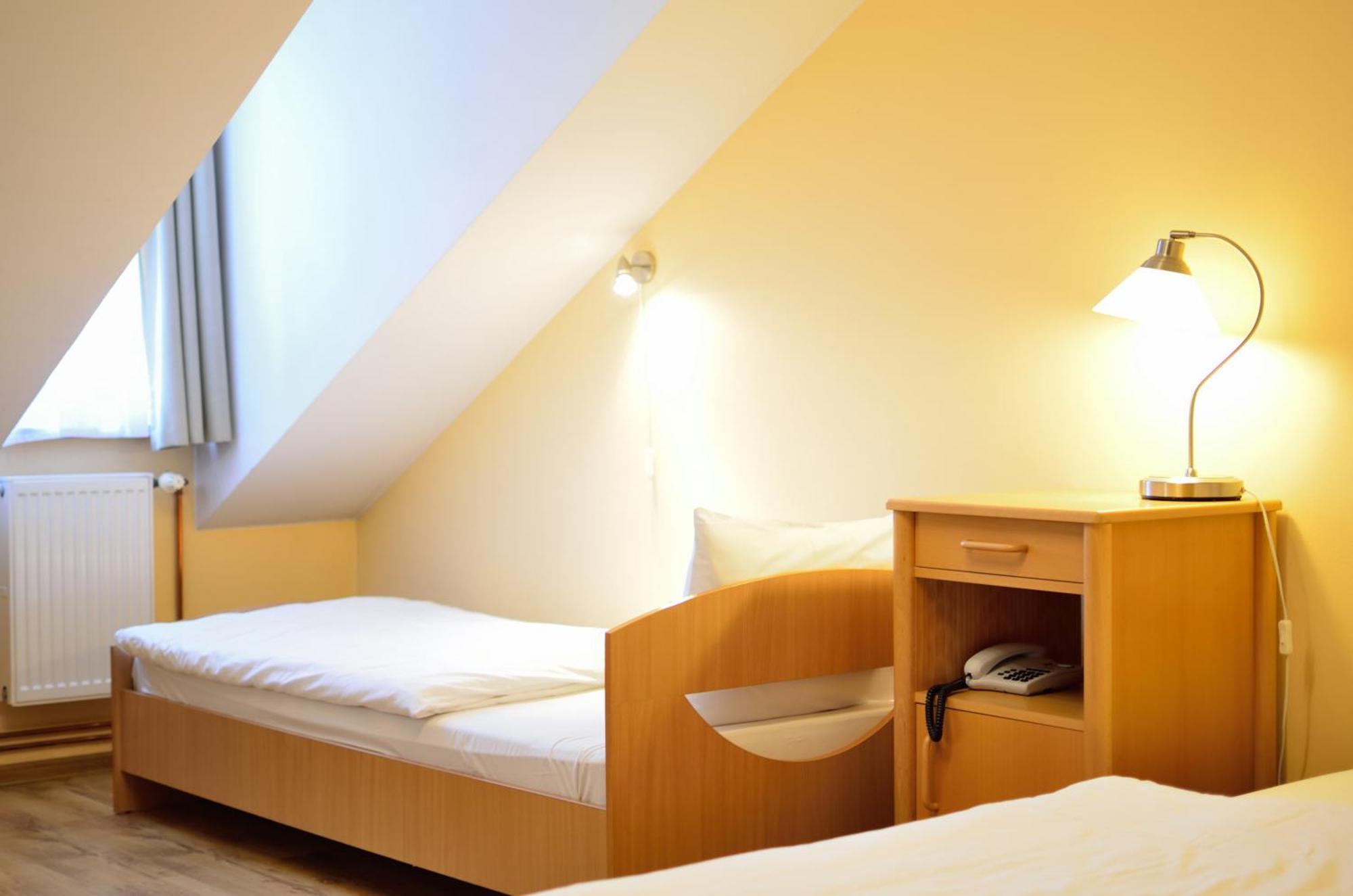 Wenderedu Business Center Bed and Breakfast Wrocław Buitenkant foto
