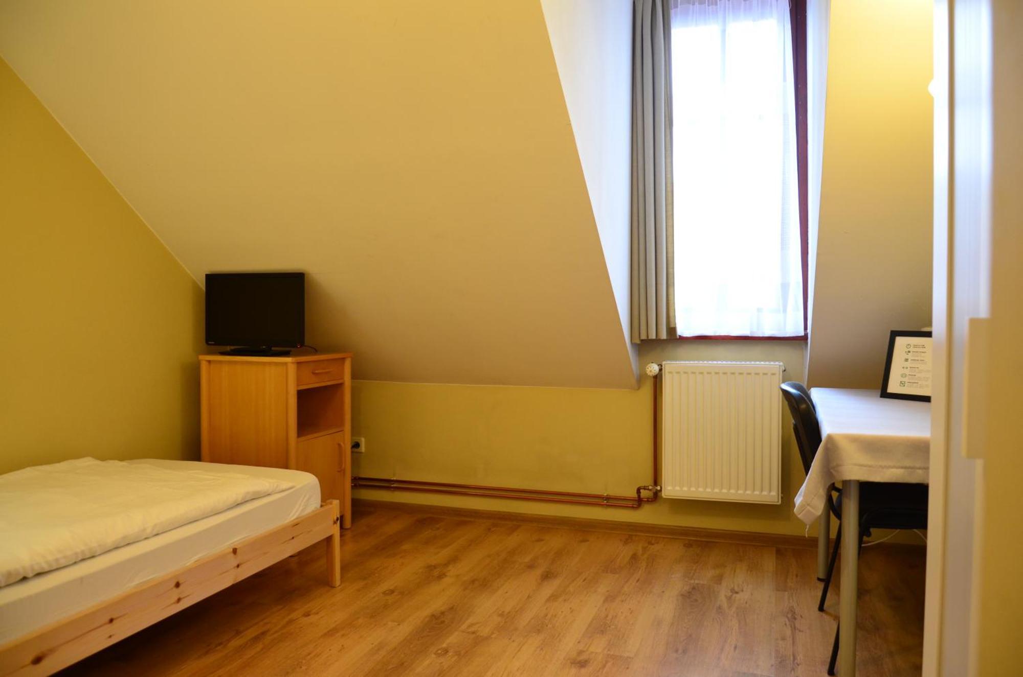 Wenderedu Business Center Bed and Breakfast Wrocław Buitenkant foto