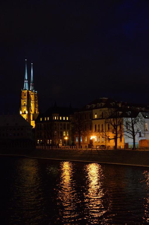 Wenderedu Business Center Bed and Breakfast Wrocław Buitenkant foto