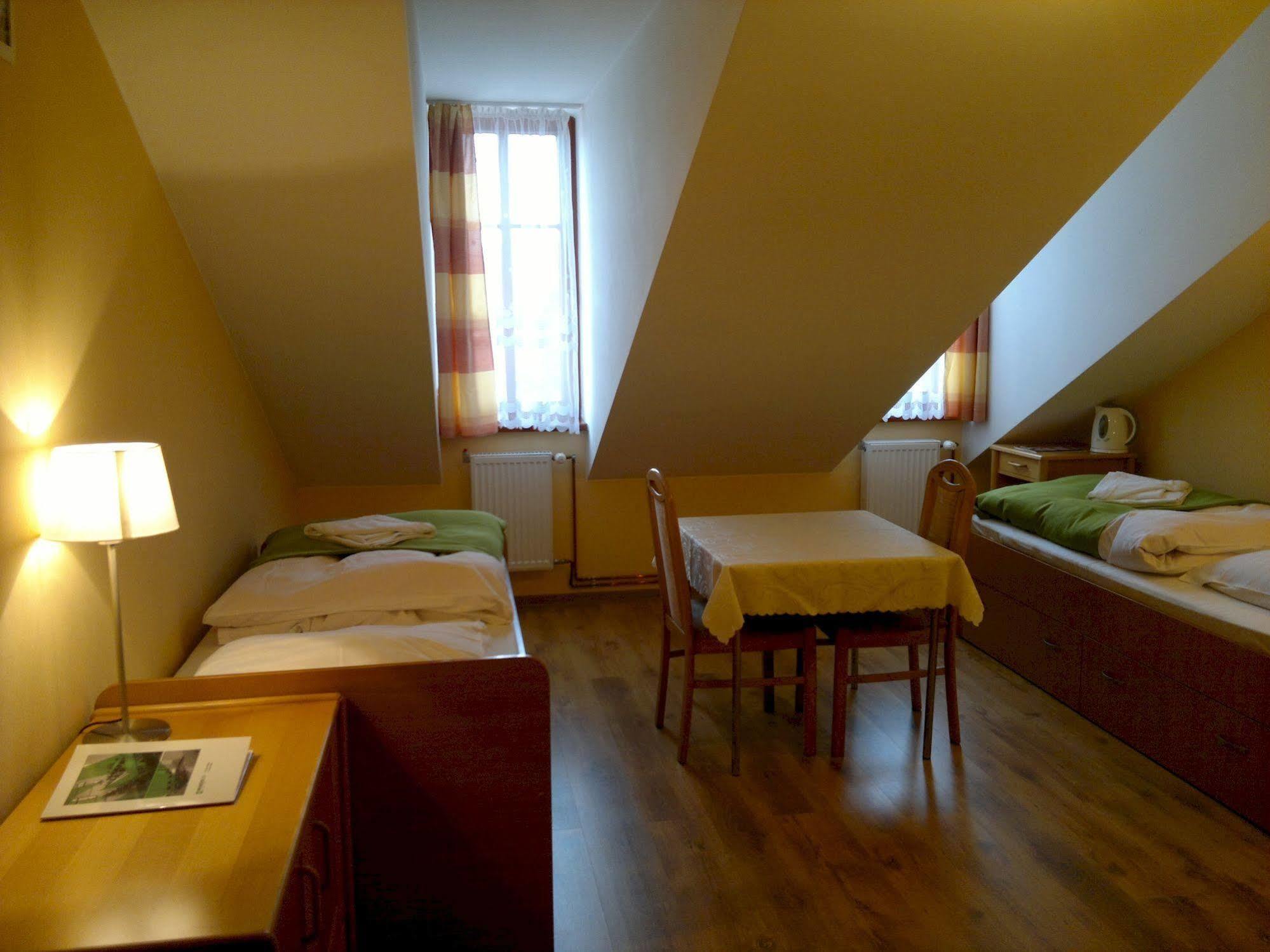 Wenderedu Business Center Bed and Breakfast Wrocław Buitenkant foto