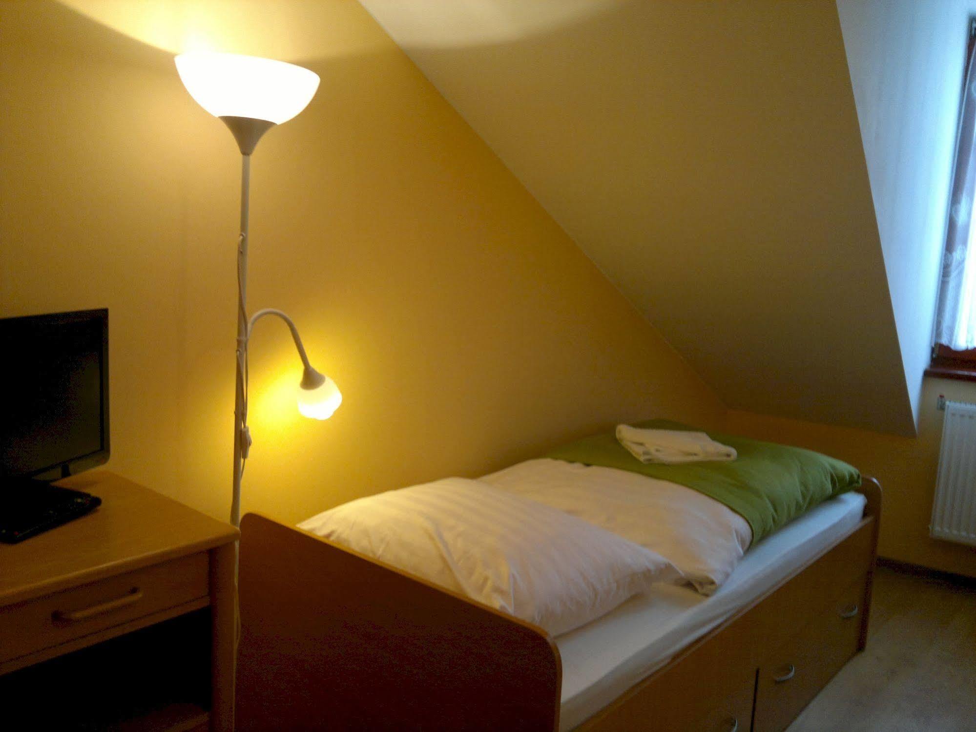 Wenderedu Business Center Bed and Breakfast Wrocław Buitenkant foto