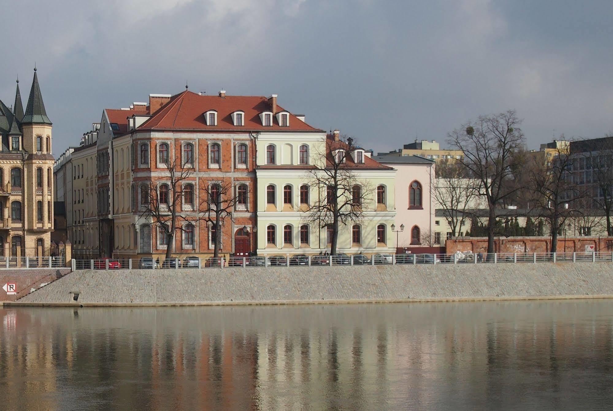 Wenderedu Business Center Bed and Breakfast Wrocław Buitenkant foto