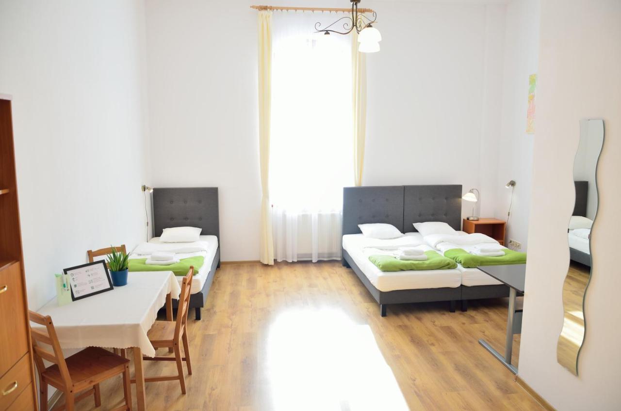Wenderedu Business Center Bed and Breakfast Wrocław Buitenkant foto