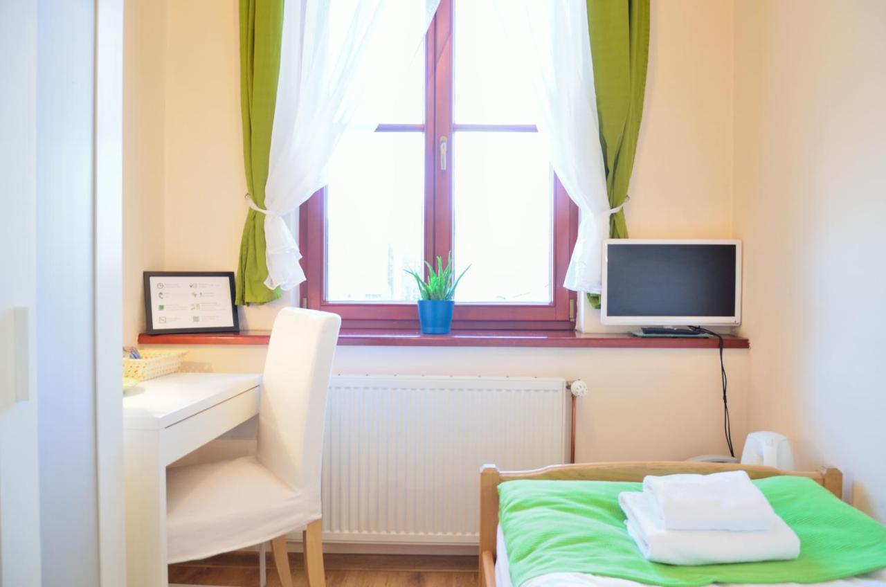 Wenderedu Business Center Bed and Breakfast Wrocław Buitenkant foto