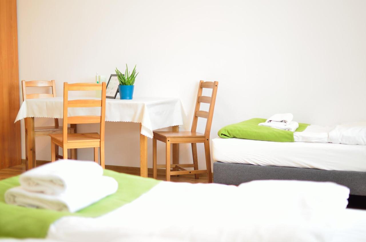 Wenderedu Business Center Bed and Breakfast Wrocław Buitenkant foto