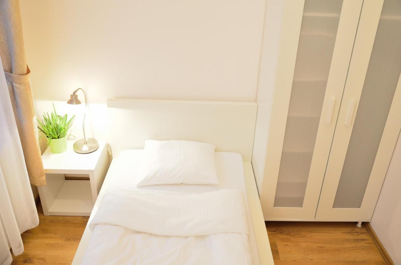 Wenderedu Business Center Bed and Breakfast Wrocław Buitenkant foto