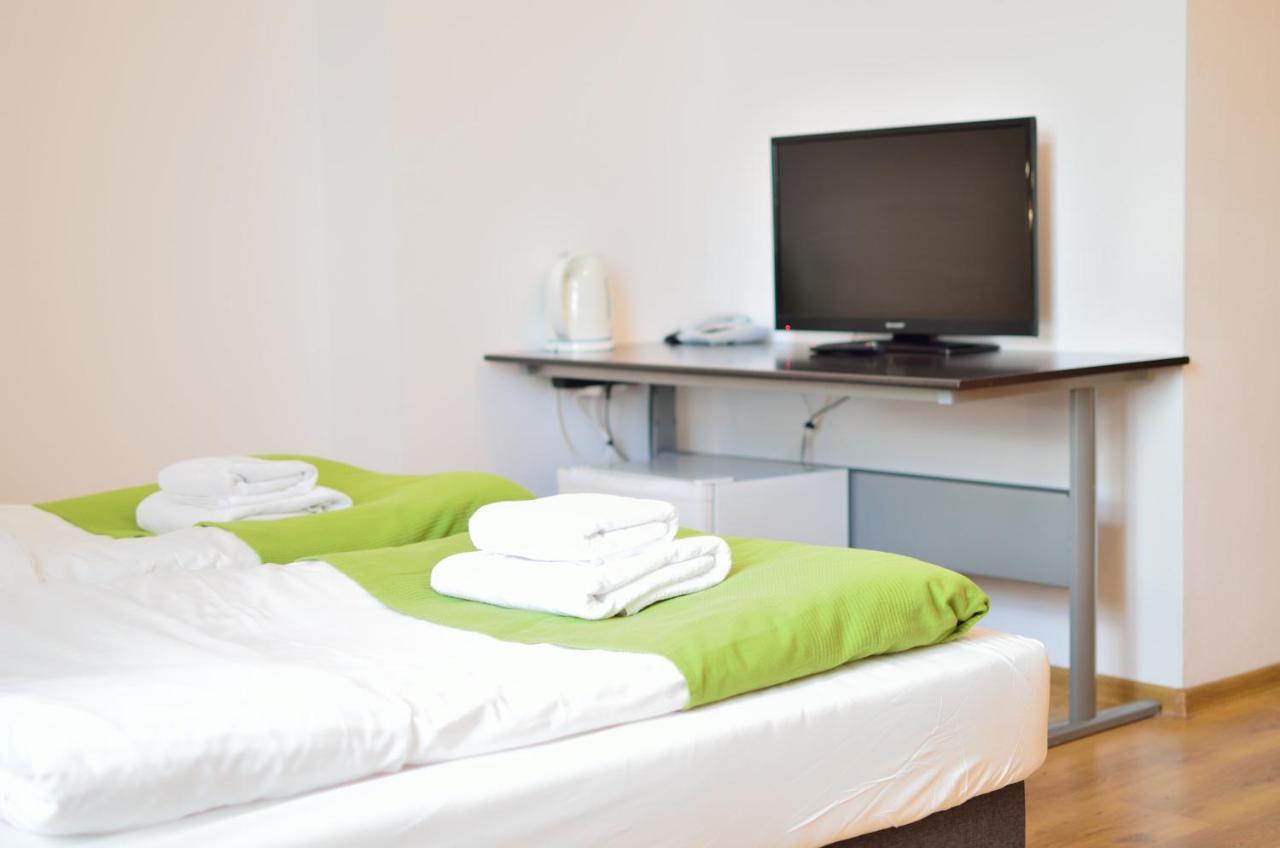 Wenderedu Business Center Bed and Breakfast Wrocław Buitenkant foto