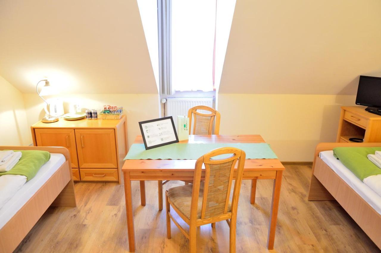 Wenderedu Business Center Bed and Breakfast Wrocław Buitenkant foto